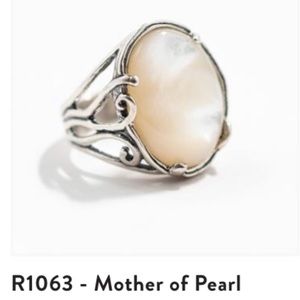 Mother of Pearl Ring 💍 Sterling Silver